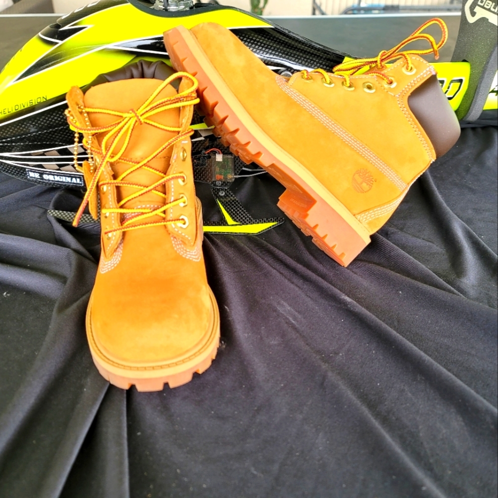 Kids boots